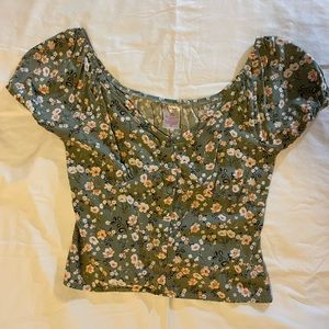 BUTTON FRONT DAINTY TOP